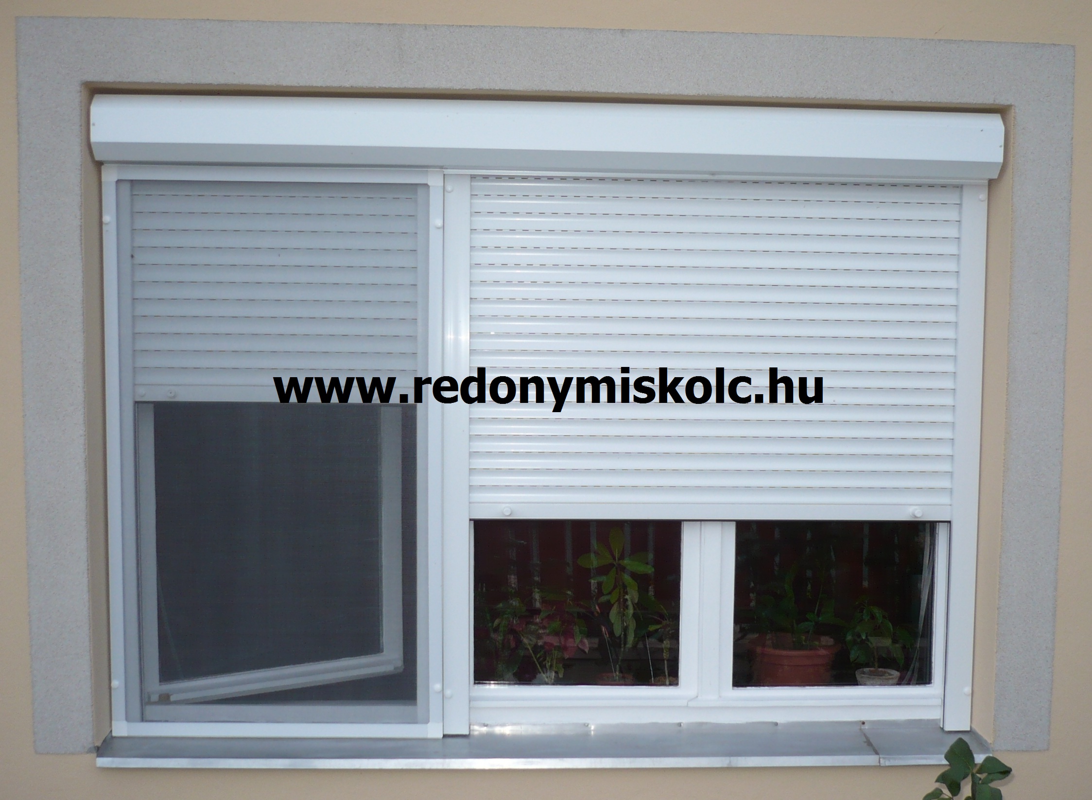 Klasszikus m�anyag red�ny - feh�r